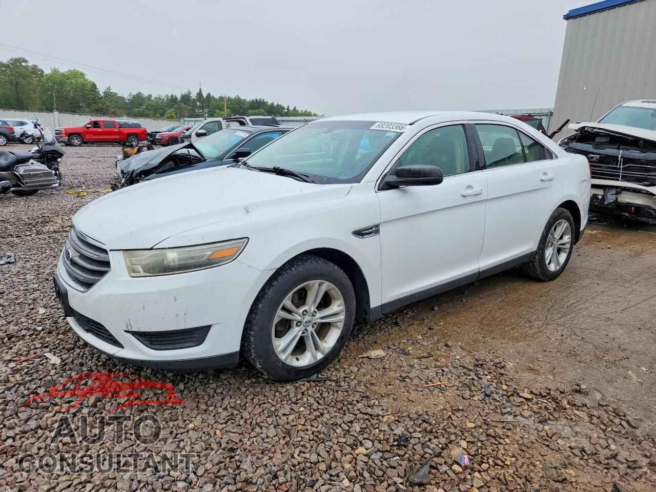 FORD TAURUS 2015 - 1FAHP2D83FG136185