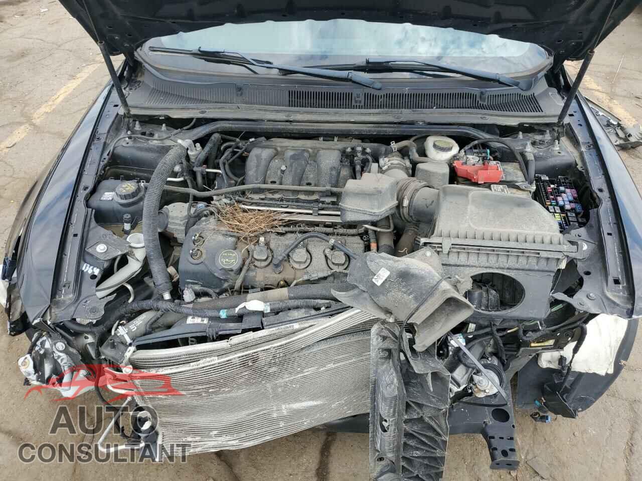 FORD TAURUS 2018 - 1FAHP2E81JG126830
