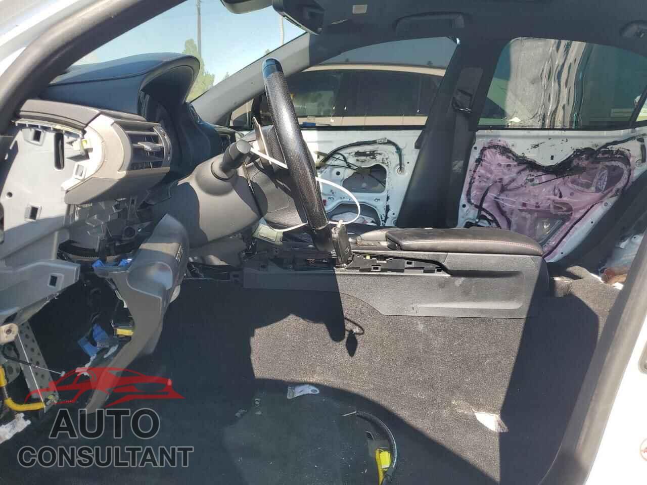 LEXUS IS 2017 - JTHBA1D26H5052933