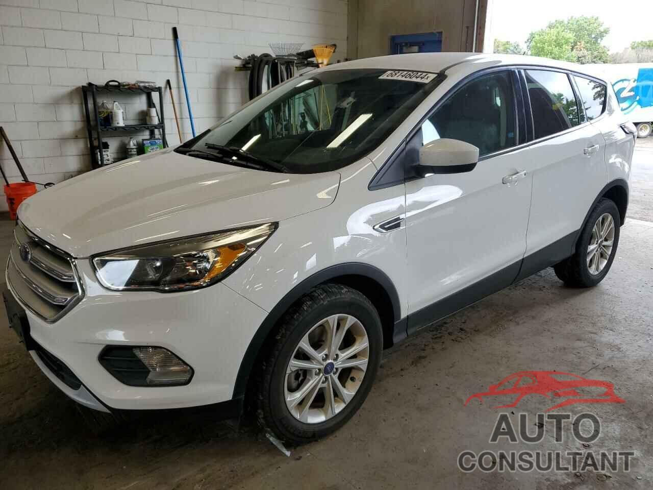 FORD ESCAPE 2017 - 1FMCU0G90HUC35777