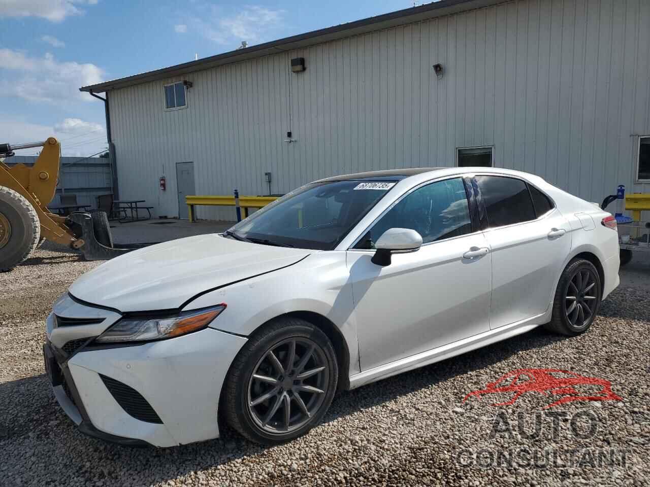 TOYOTA CAMRY 2018 - 4T1B61HKXJU097040