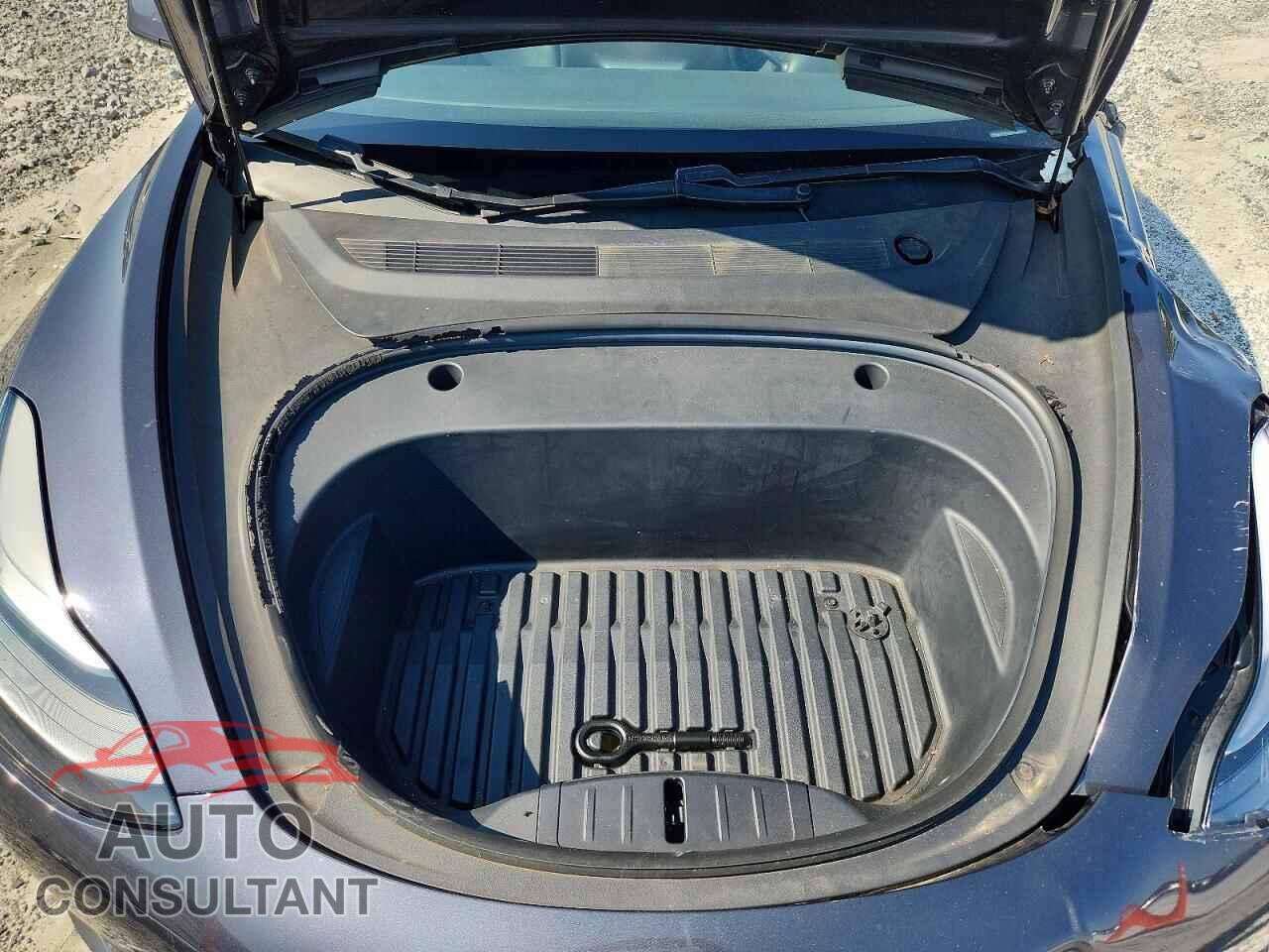 TESLA MODEL 3 2021 - 5YJ3E1EB5MF044100