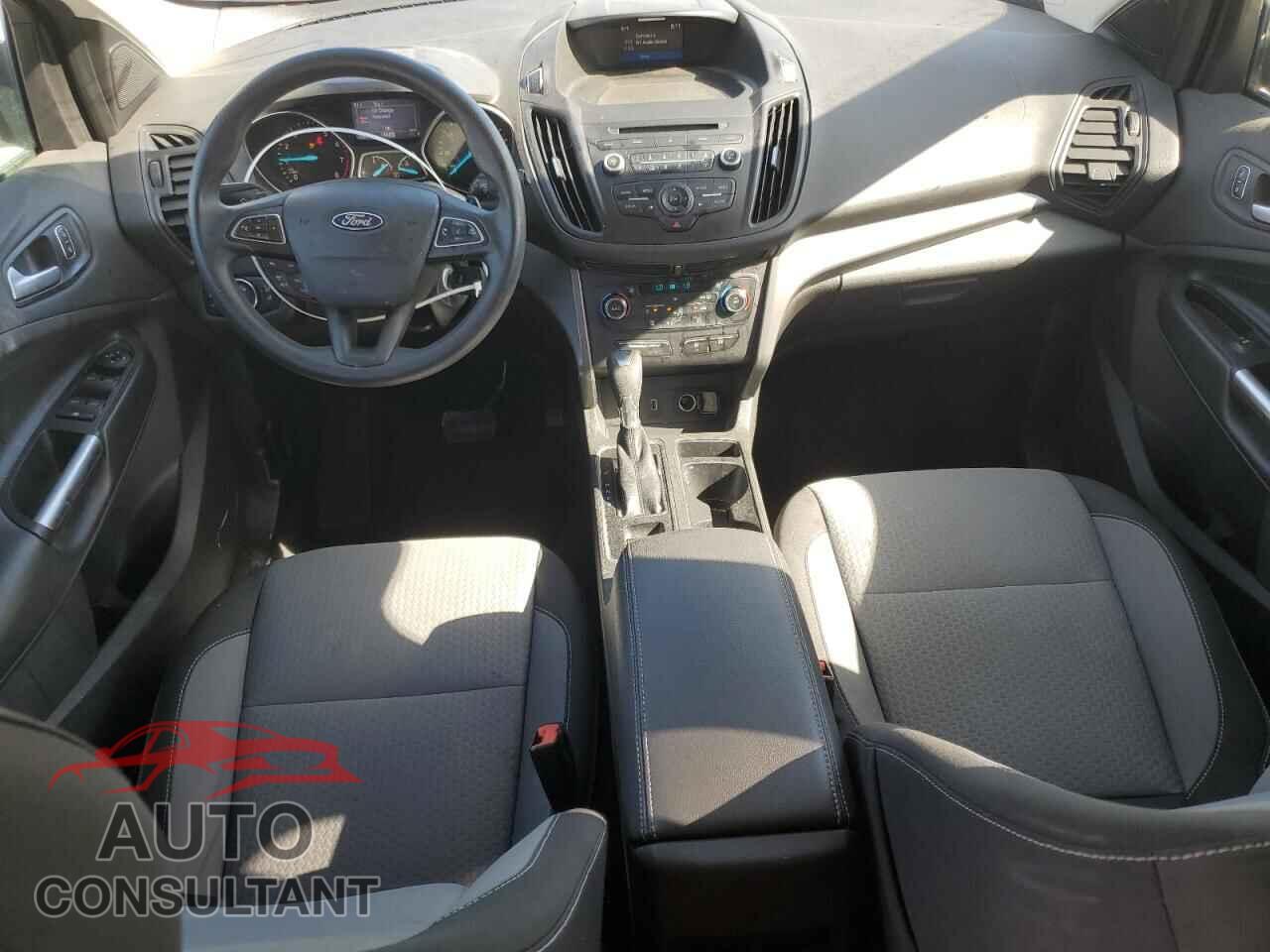 FORD ESCAPE 2017 - 1FMCU0G99HUC81656