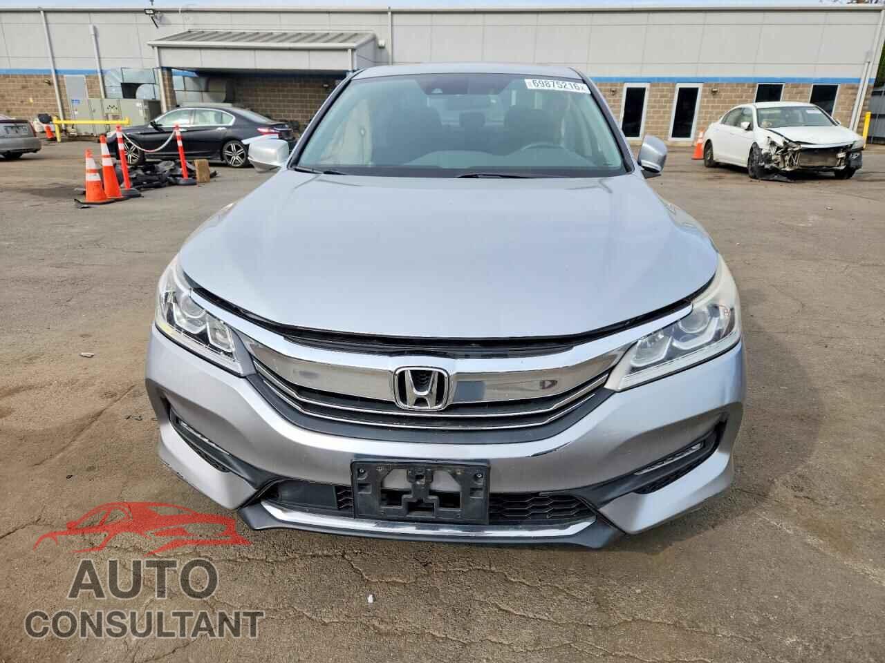 HONDA ACCORD 2017 - 1HGCR2F05HA046825