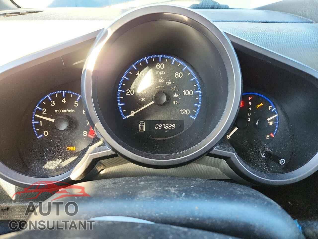 HONDA ELEMENT 2011 - 5J6YH1H36BL003951