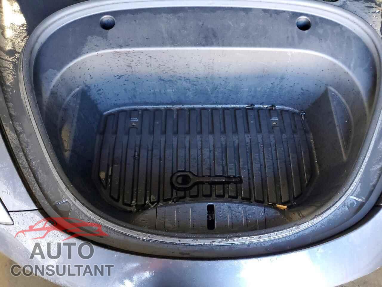 TESLA MODEL 3 2022 - 5YJ3E1EA8NF370692