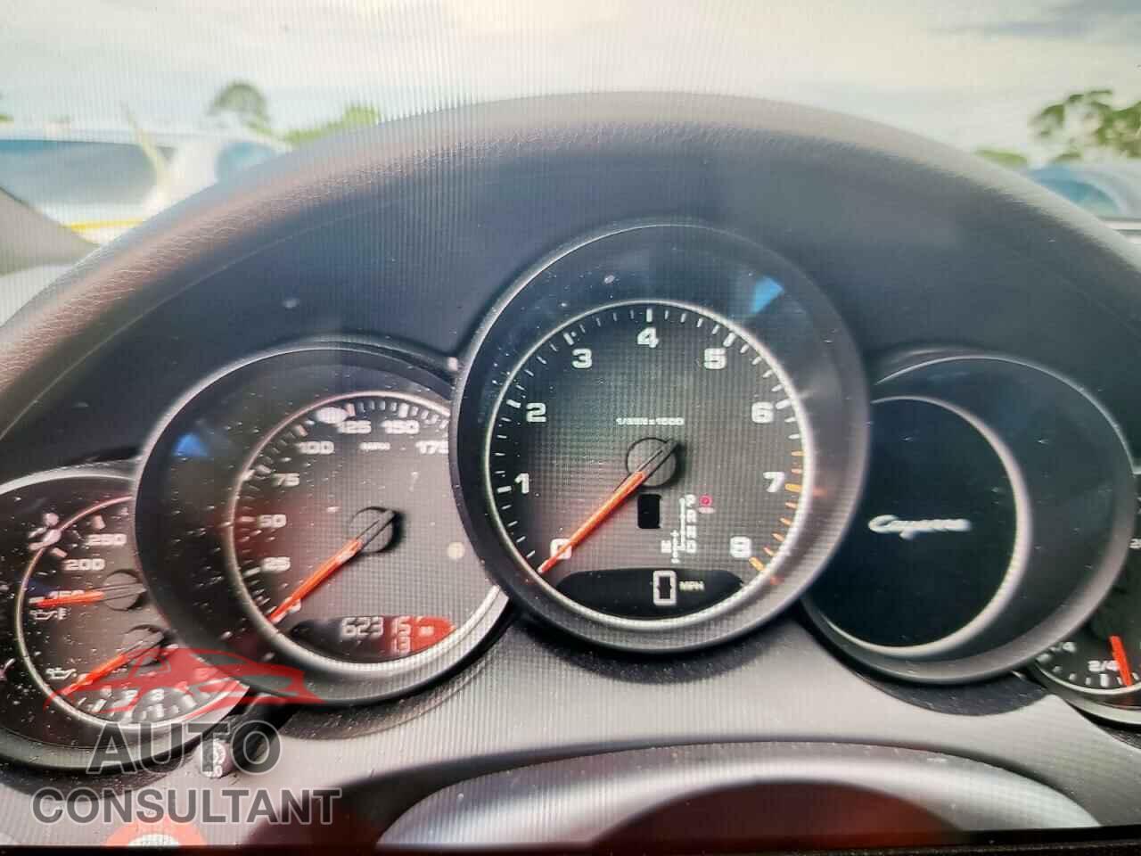 PORSCHE CAYENNE 2016 - WP1AA2A22GKA13973