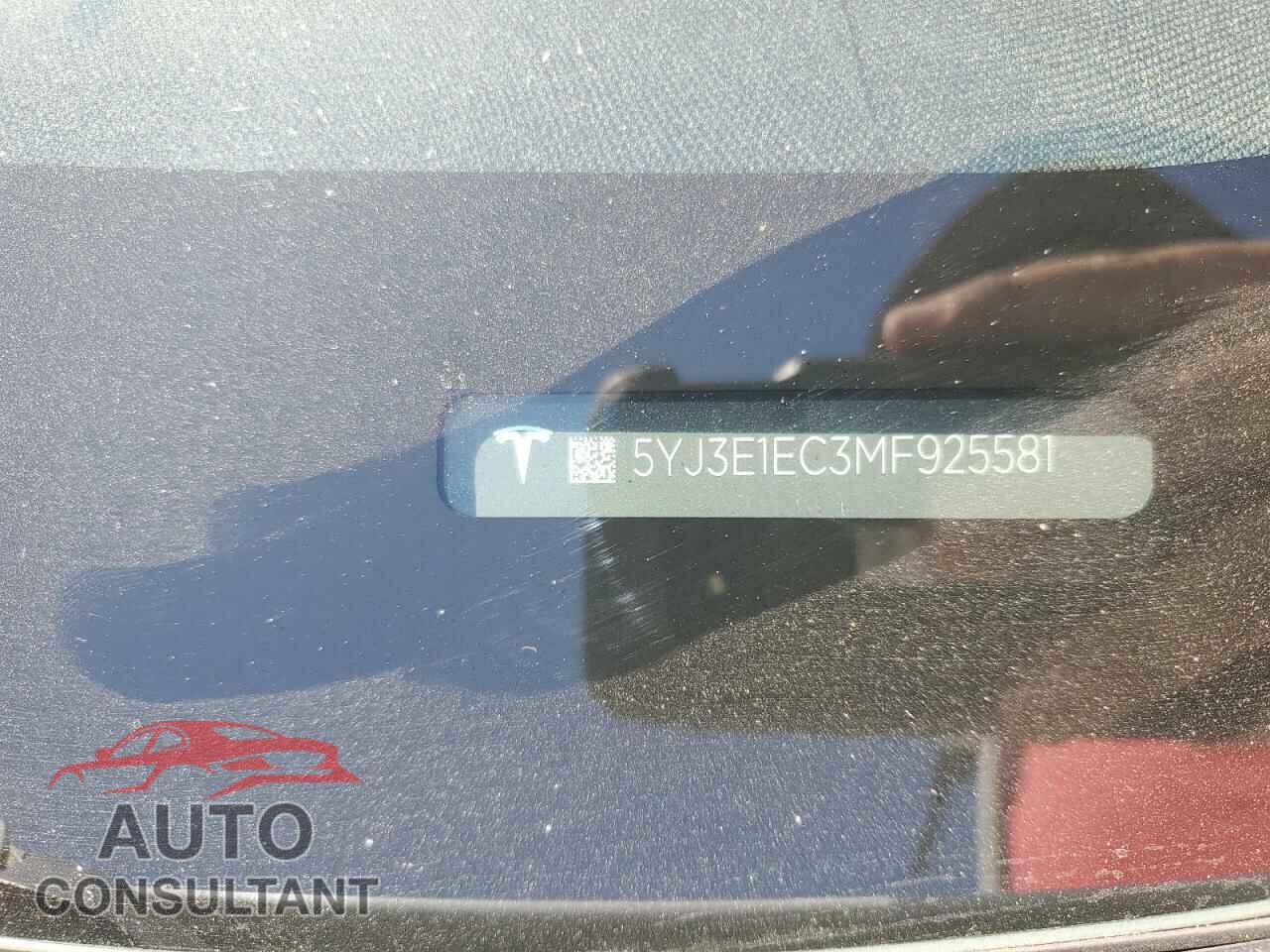 TESLA MODEL 3 2021 - 5YJ3E1EC3MF925581