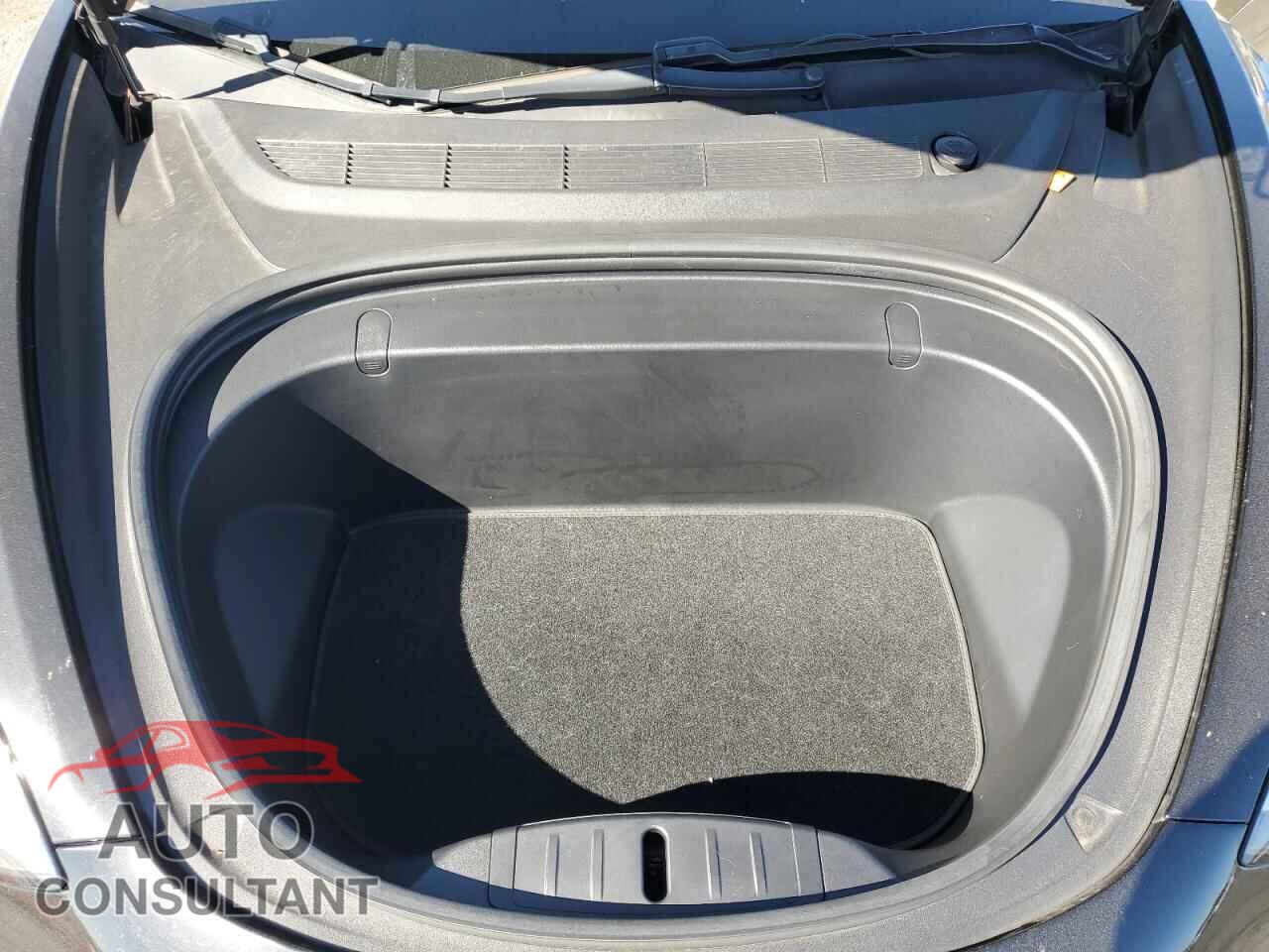TESLA MODEL 3 2018 - 5YJ3E1EB6JF127207
