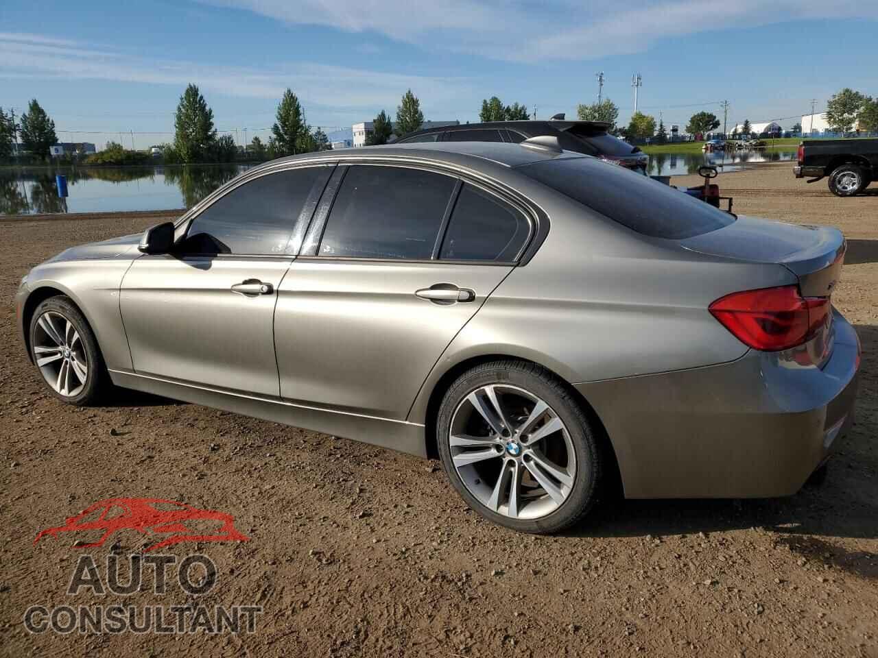 BMW 3 SERIES 2016 - WBA8A3C52GK552121