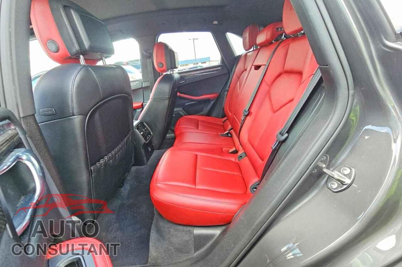 PORSCHE MACAN 2018 - WP1AG2A59JLB62312