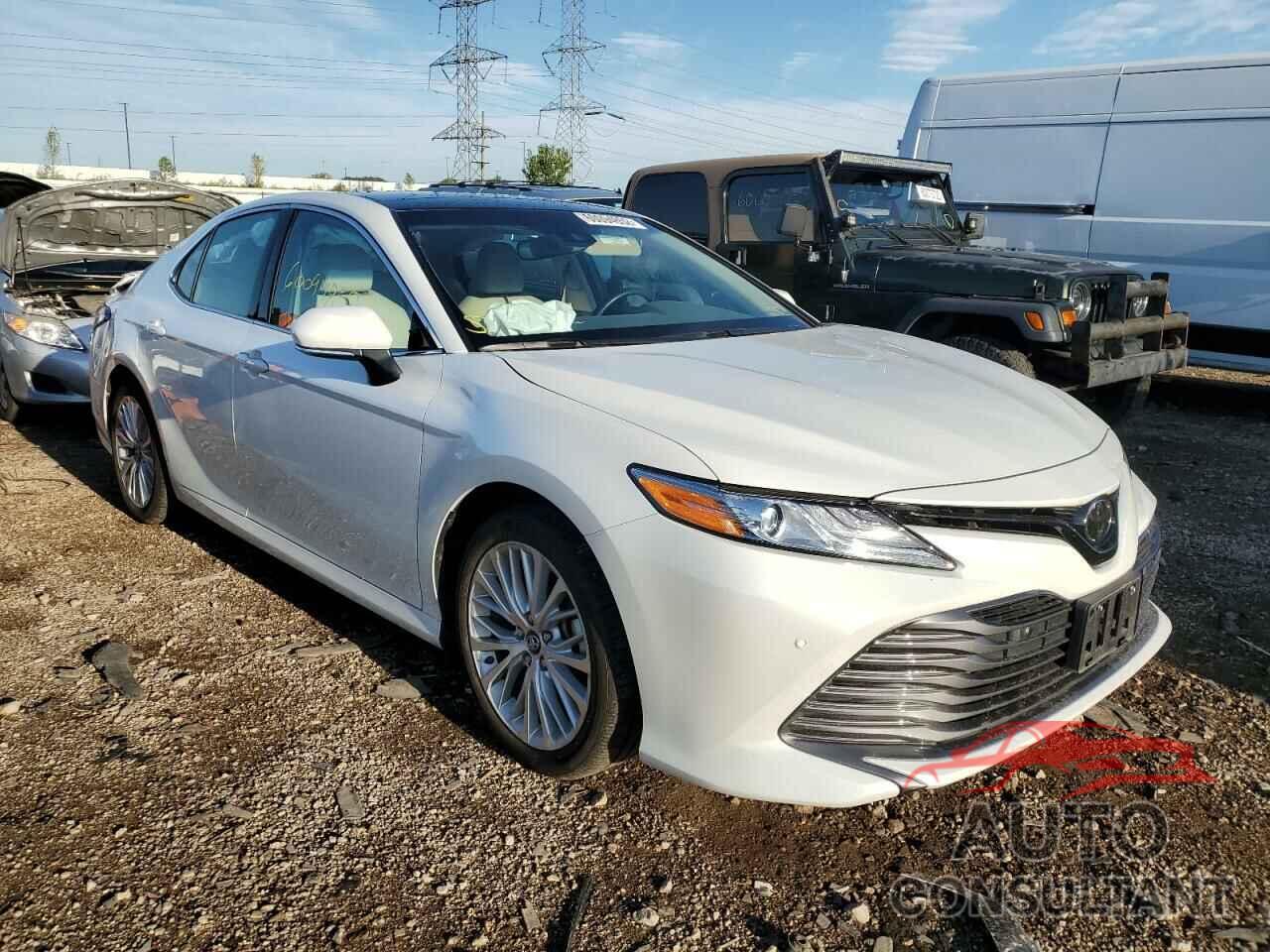 TOYOTA CAMRY 2018 - 4T1B11HKXJU025429