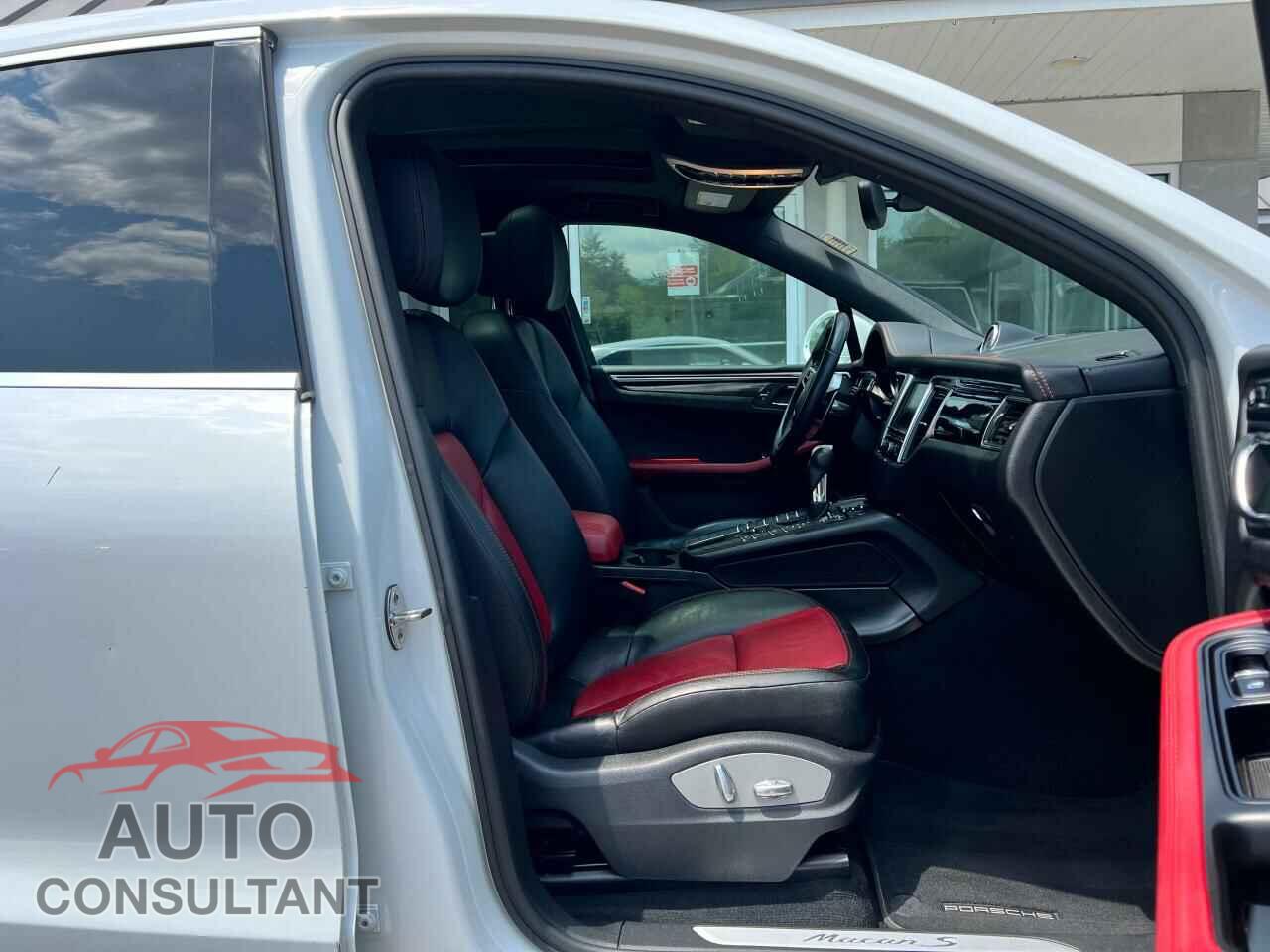 PORSCHE MACAN 2016 - WP1AB2A59GLB40365