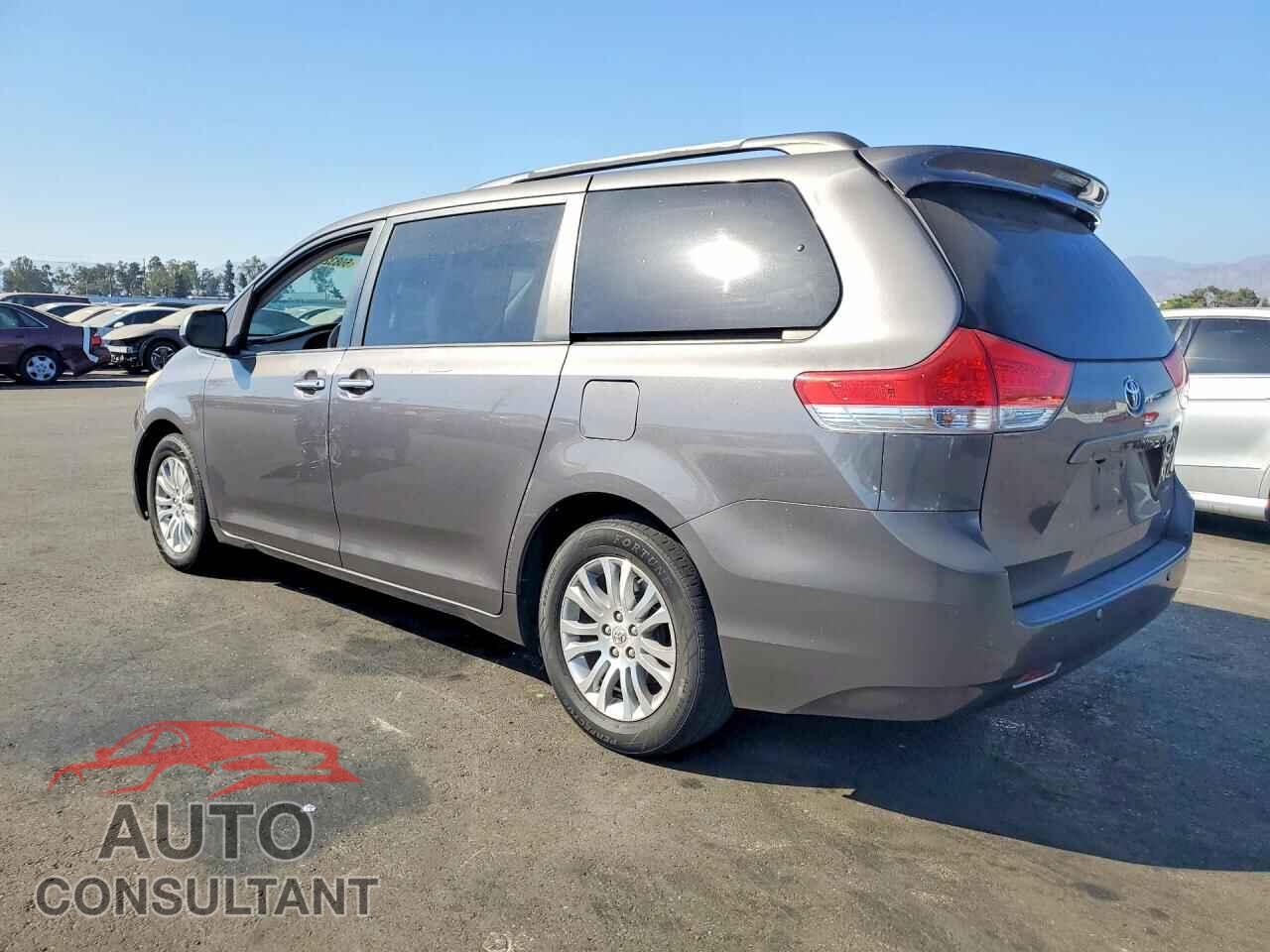 TOYOTA SIENNA 2011 - 5TDYK3DC4BS049320