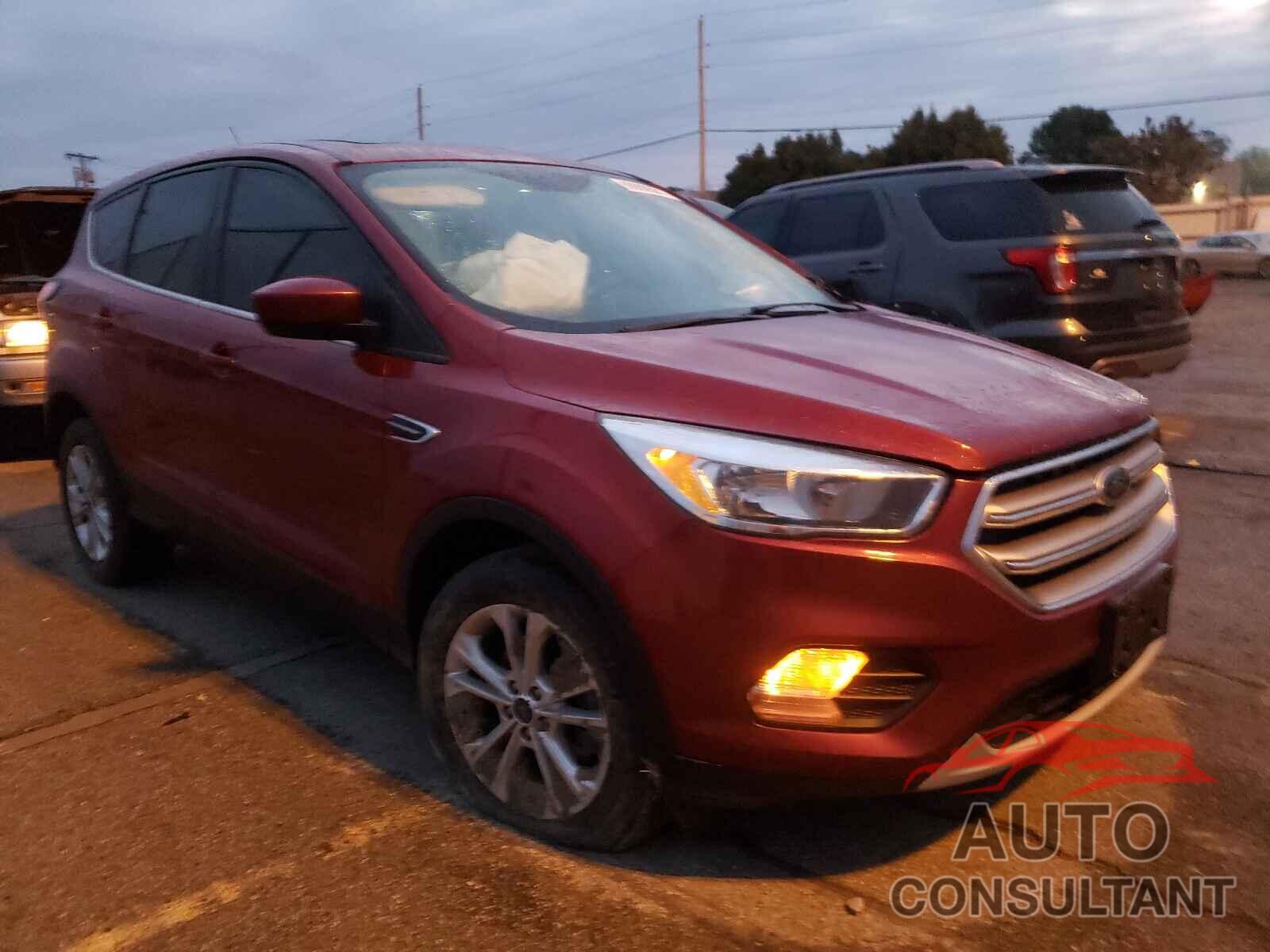 FORD ESCAPE 2017 - 1FMCU0GD4HUC22311