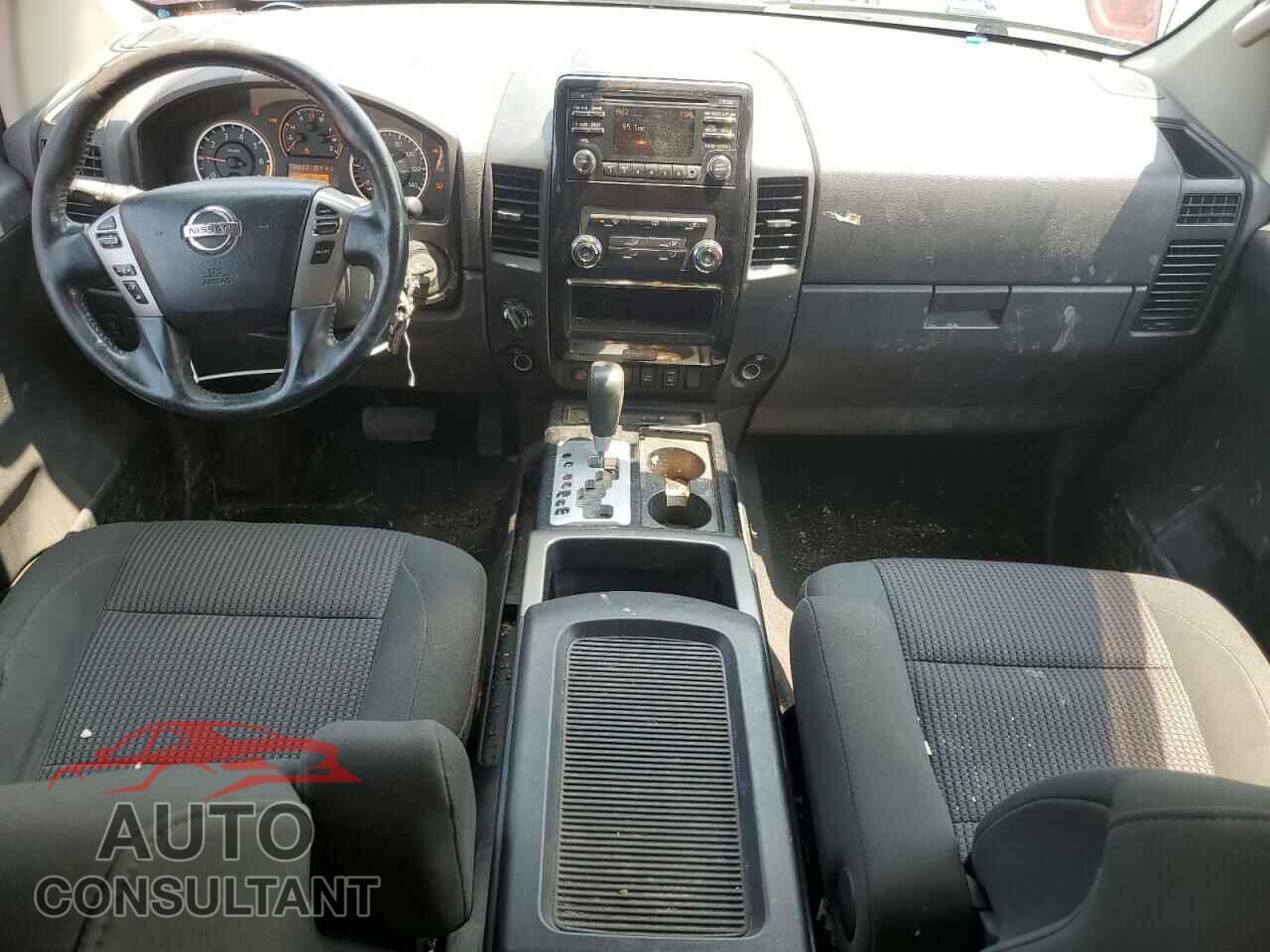 NISSAN TITAN 2013 - 1N6AA0EC2DN305218