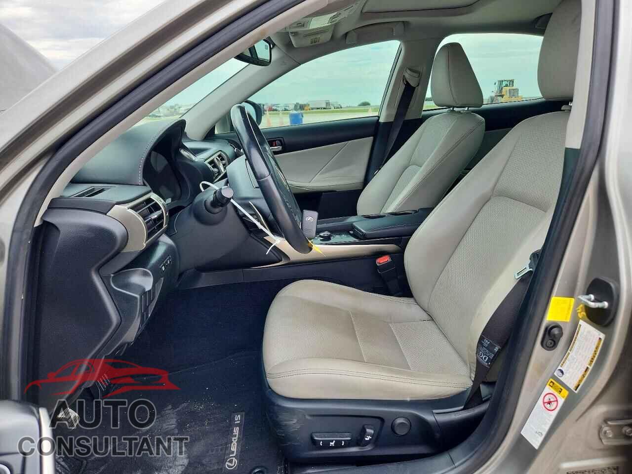 LEXUS IS 2014 - JTHBF1D23E5042499
