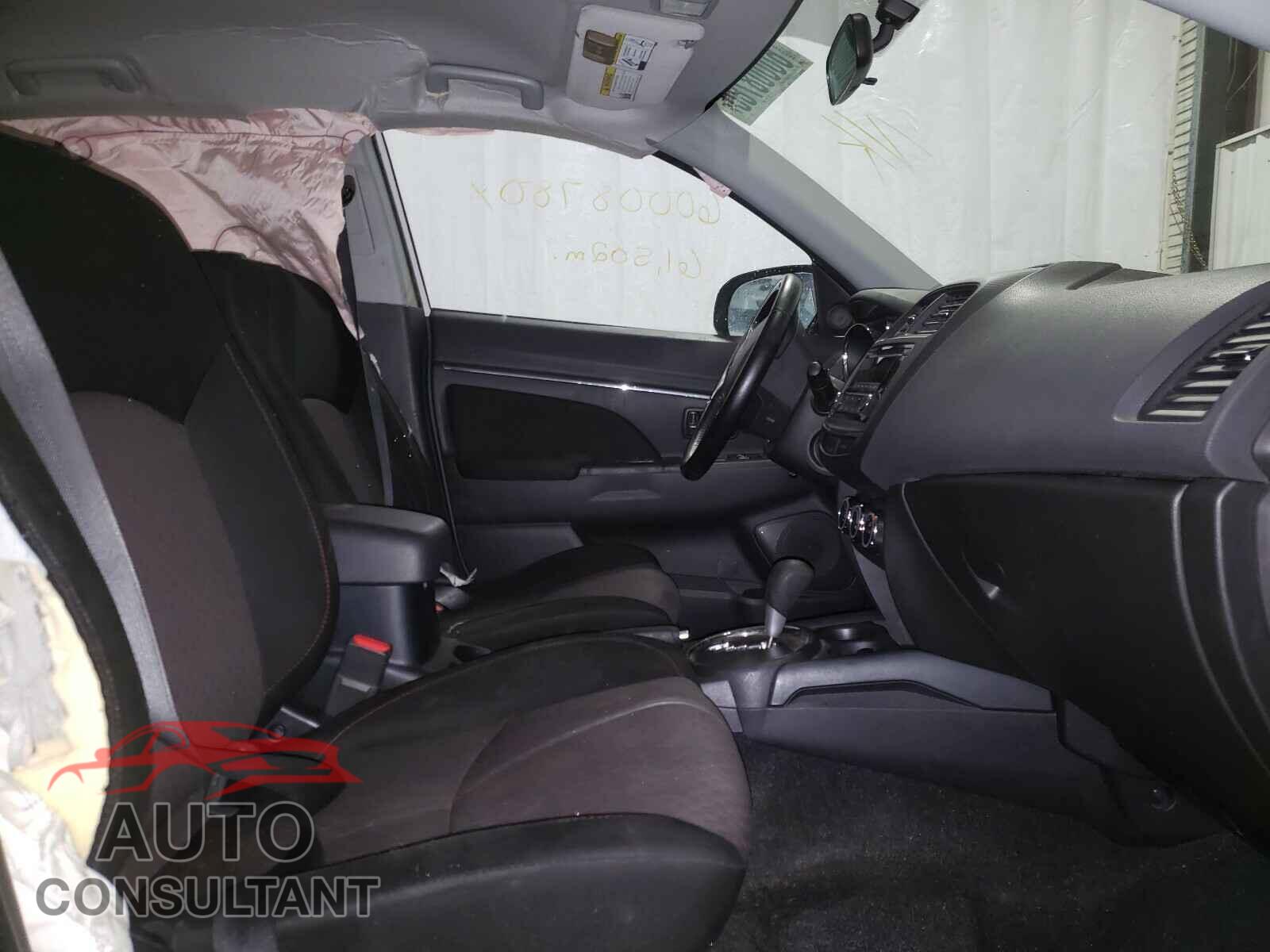 MITSUBISHI OUTLANDER 2017 - JA4AR3AU2HZ011340