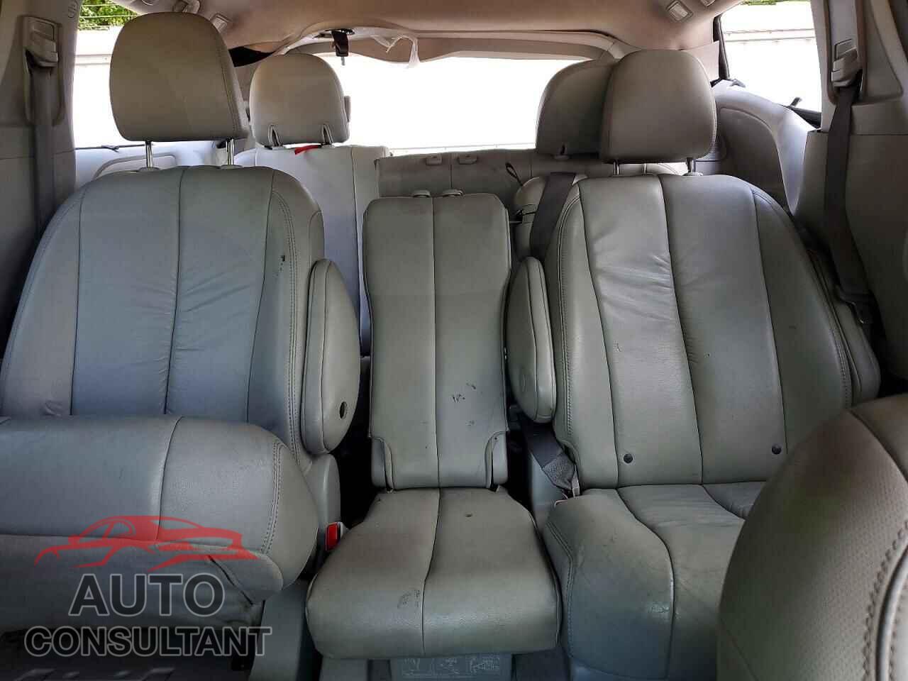 TOYOTA SIENNA 2011 - 5TDYK3DC2BS038459