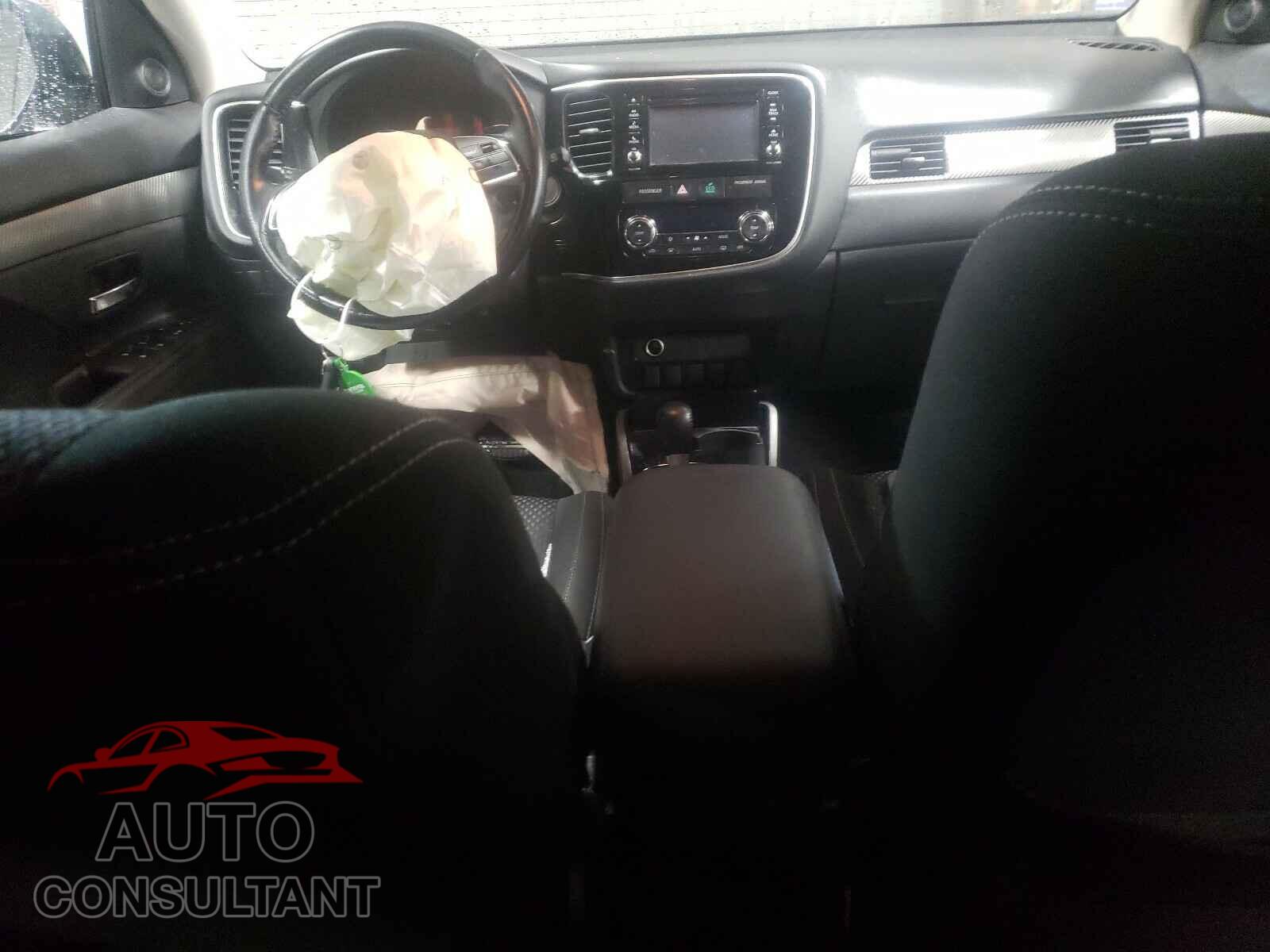 MITSUBISHI OUTLANDER 2017 - JA4AD2A34HZ008469