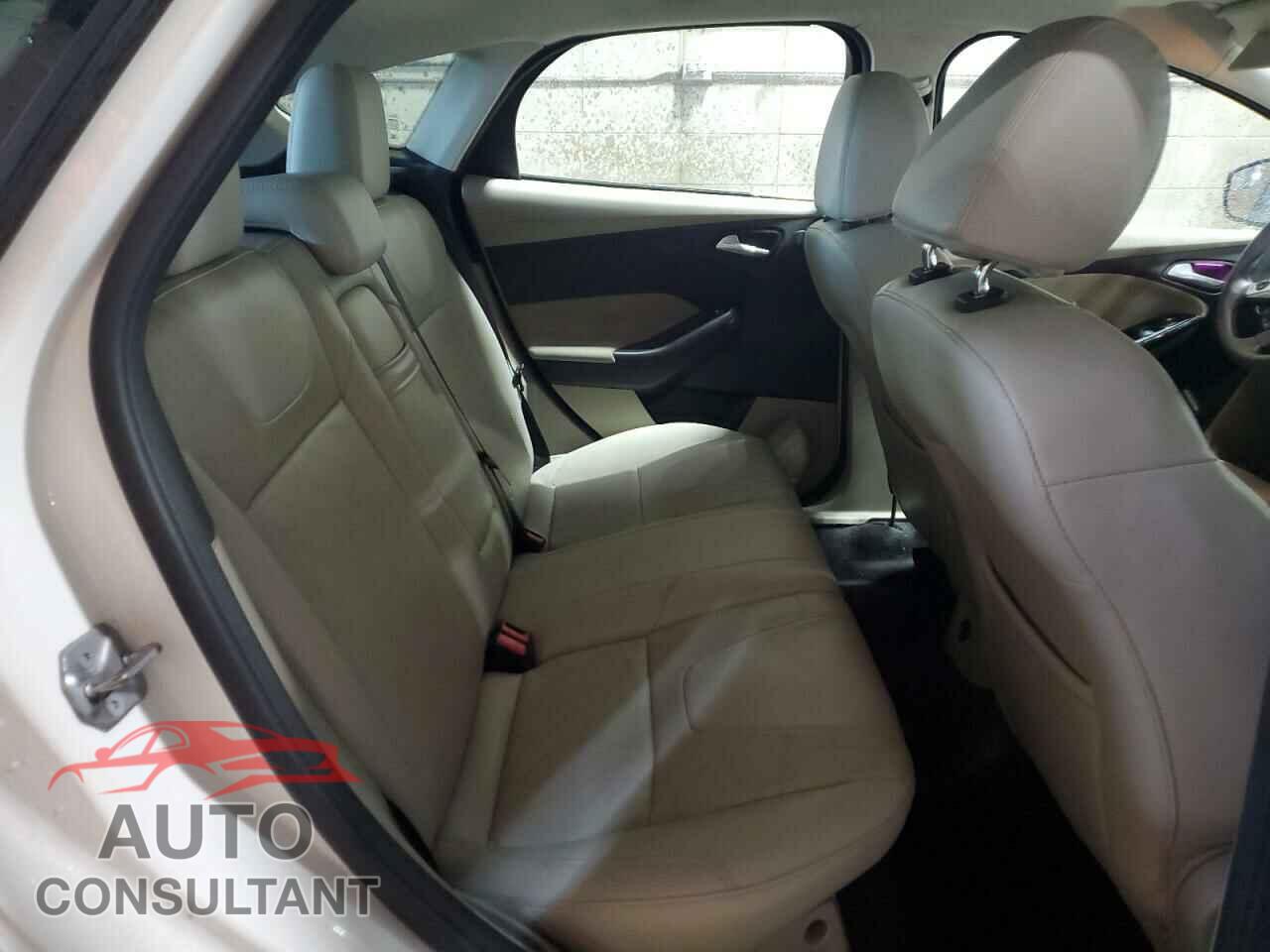 FORD FOCUS 2014 - 1FADP3R4XEL353376