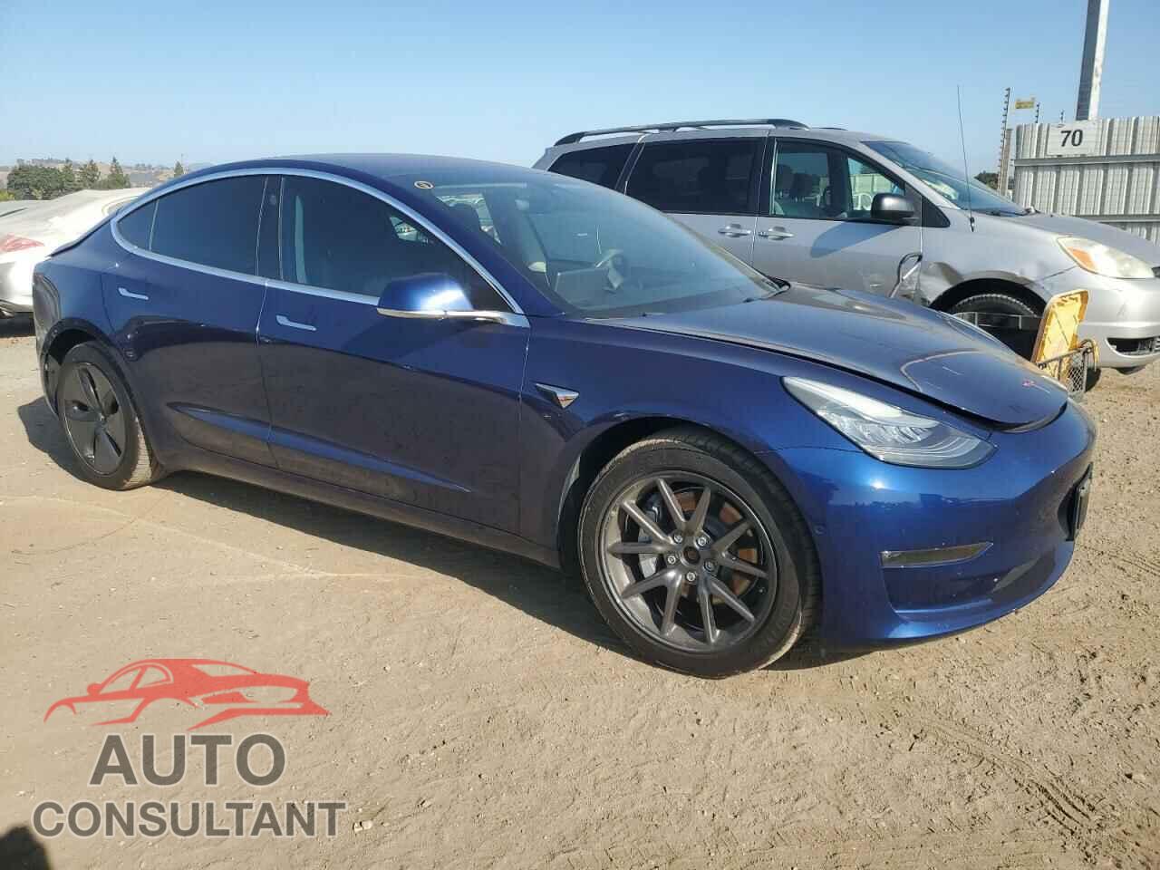 TESLA MODEL 3 2018 - 5YJ3E1EB1JF090082