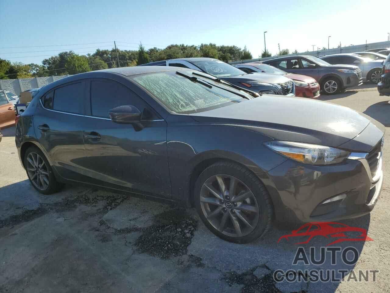 MAZDA 3 2018 - 3MZBN1L32JM163671