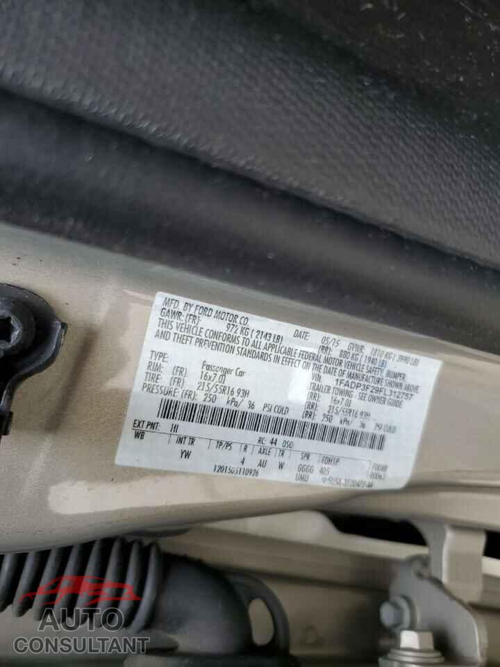 FORD FOCUS 2015 - 1FADP3F29FL312757