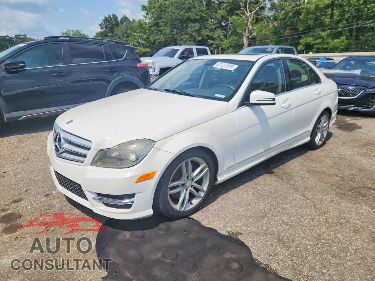 MERCEDES-BENZ C-CLASS 2013 - WDDGF8AB9DR253725