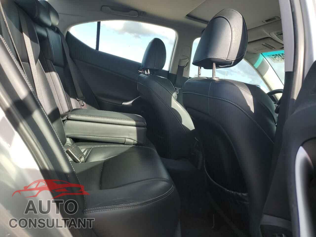 LEXUS IS 2011 - JTHBF5C26B5149065