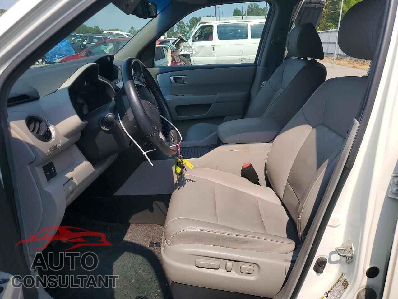 HONDA PILOT 2012 - 5FNYF3H94CB033157