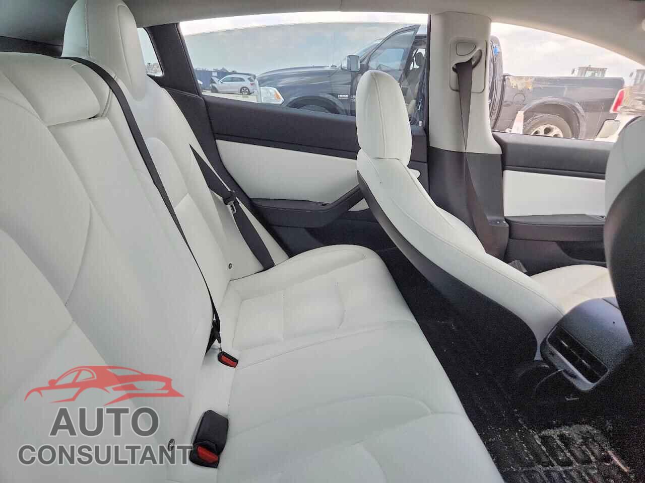 TESLA MODEL 3 2018 - 5YJ3E1EB7JF070077