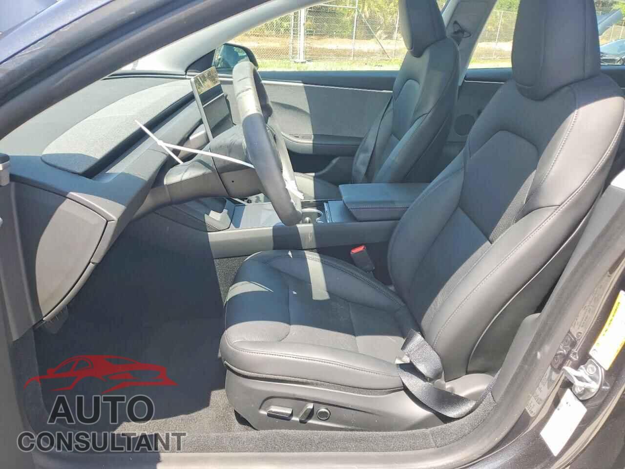 TESLA MODEL 3 2025 - 5YJ3E1EA7SF998853