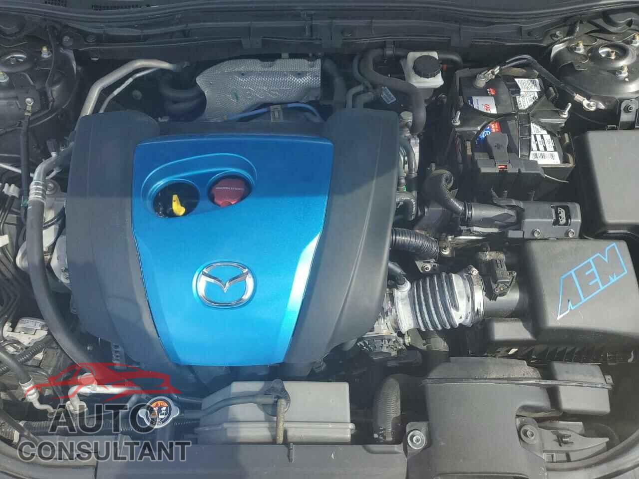 MAZDA 3 2018 - 3MZBN1M39JM268108