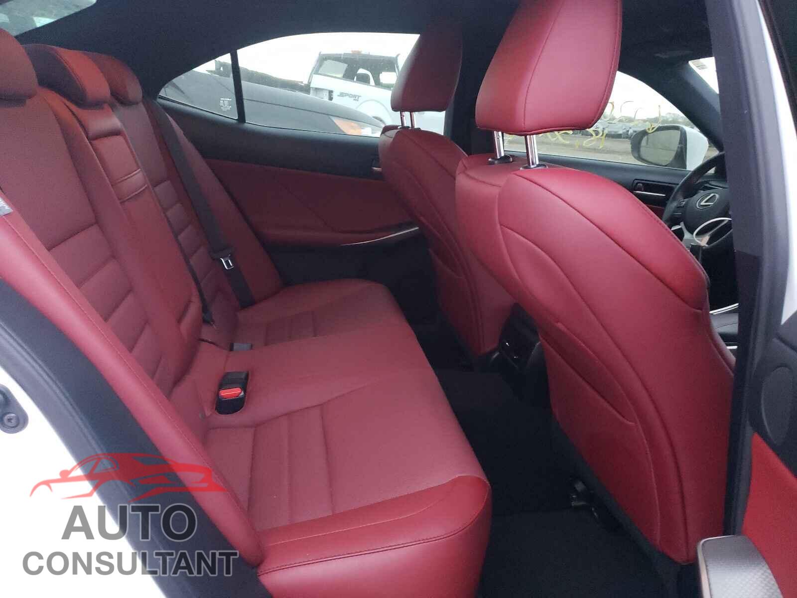 LEXUS IS 2018 - JTHBZ1D24J5033568