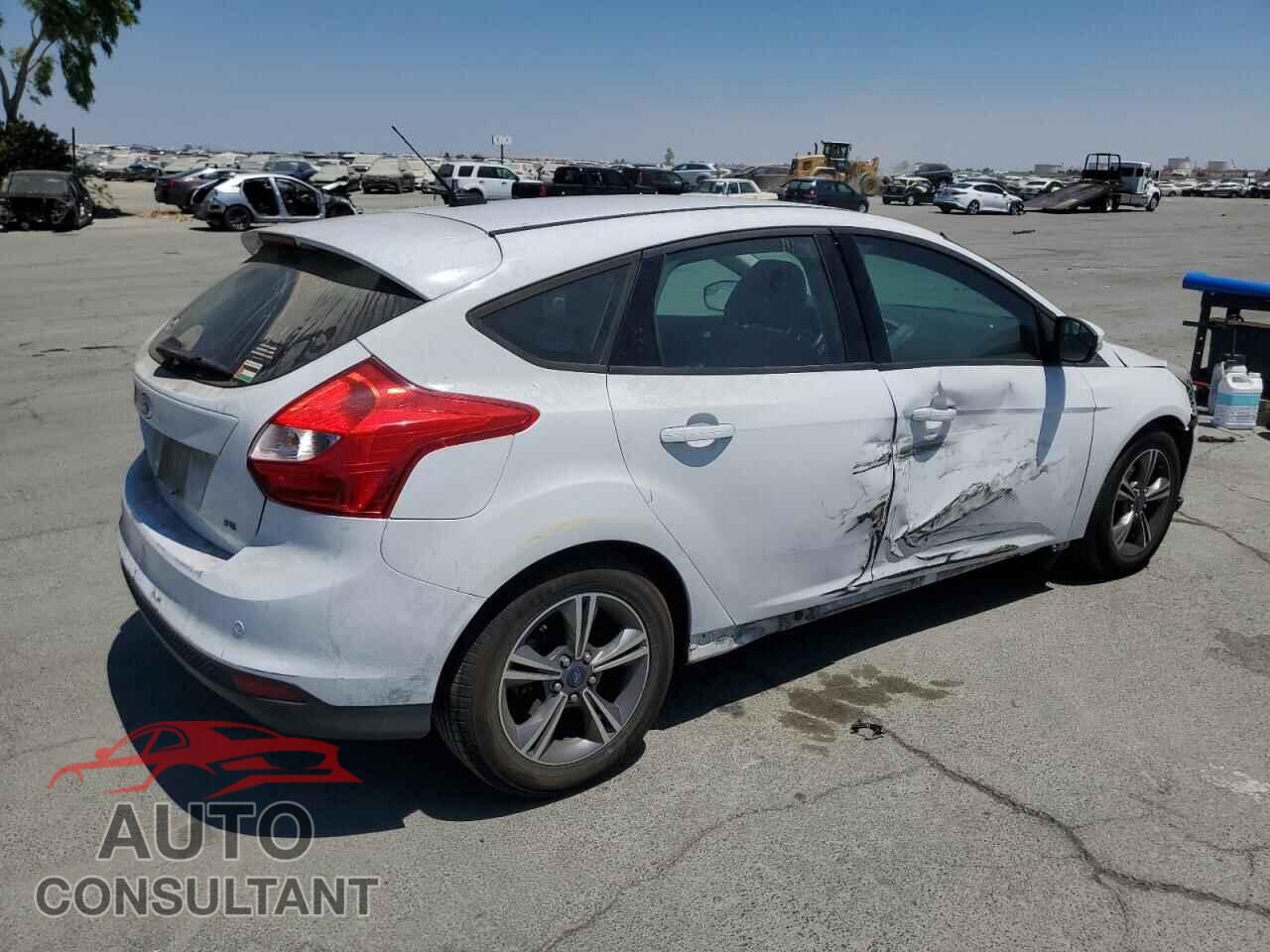 FORD FOCUS 2014 - 1FADP3K2XEL463630