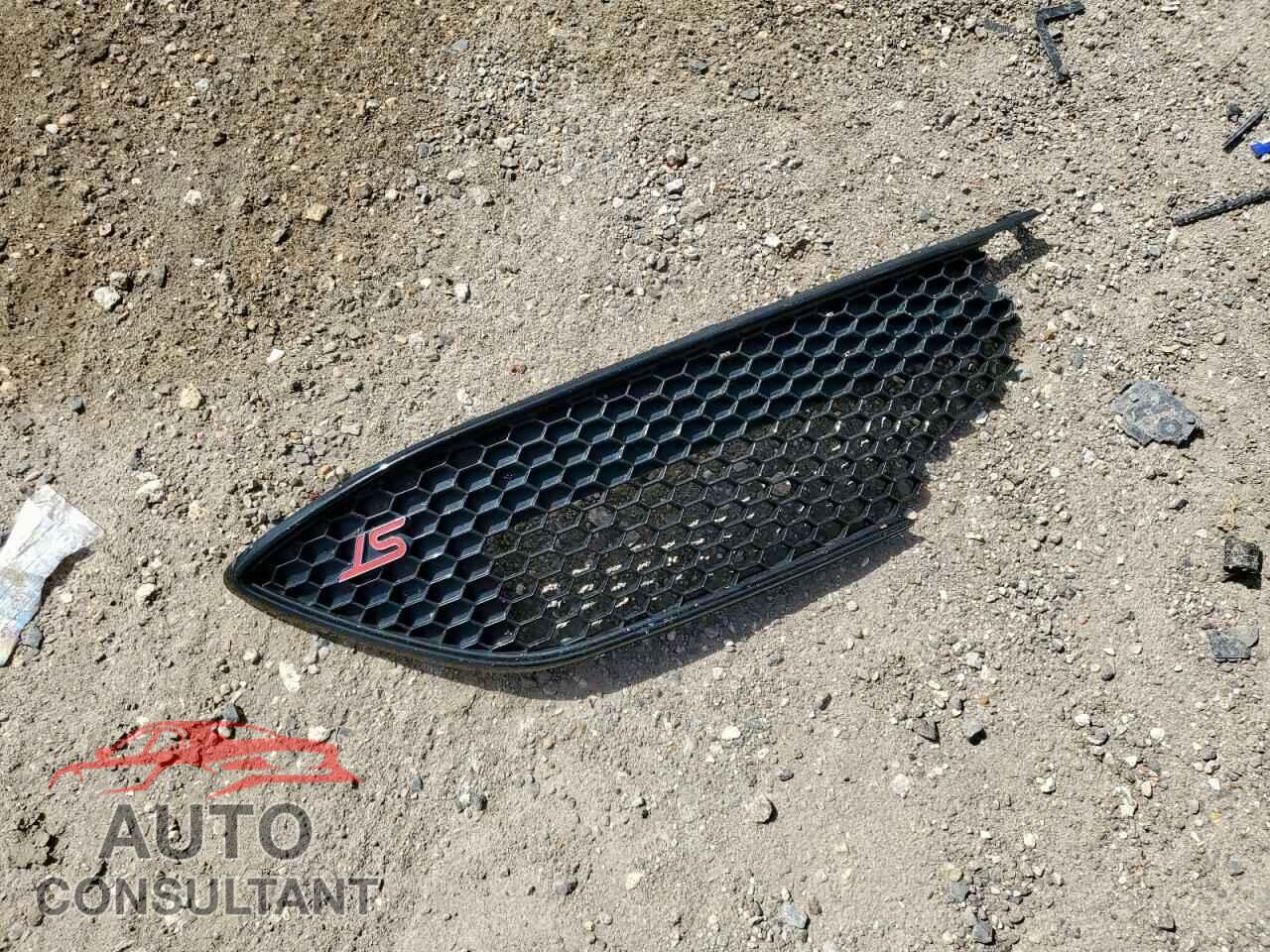 FORD FOCUS 2018 - 1FADP3L90JL235822
