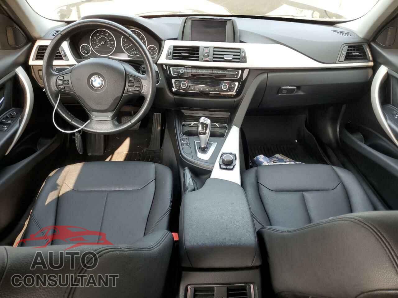 BMW 3 SERIES 2018 - WBA8A3C57JA487165