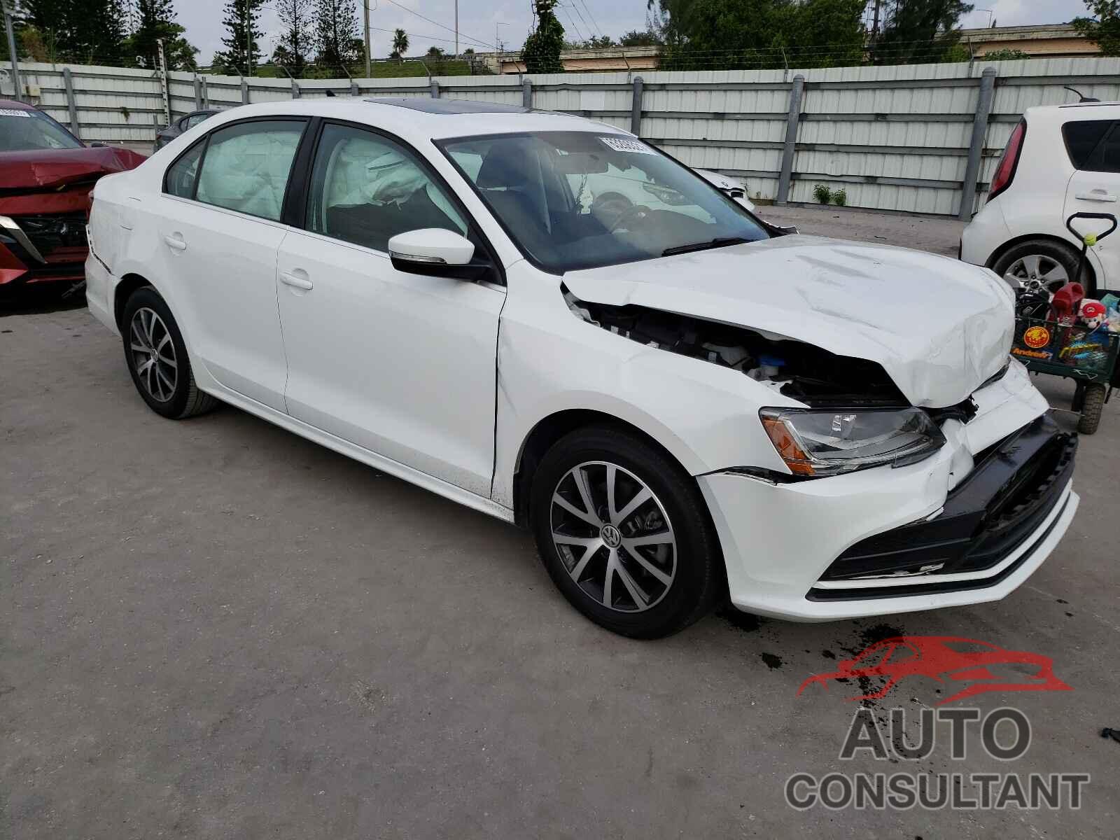 VOLKSWAGEN JETTA 2018 - 3VWDB7AJ7JM208772