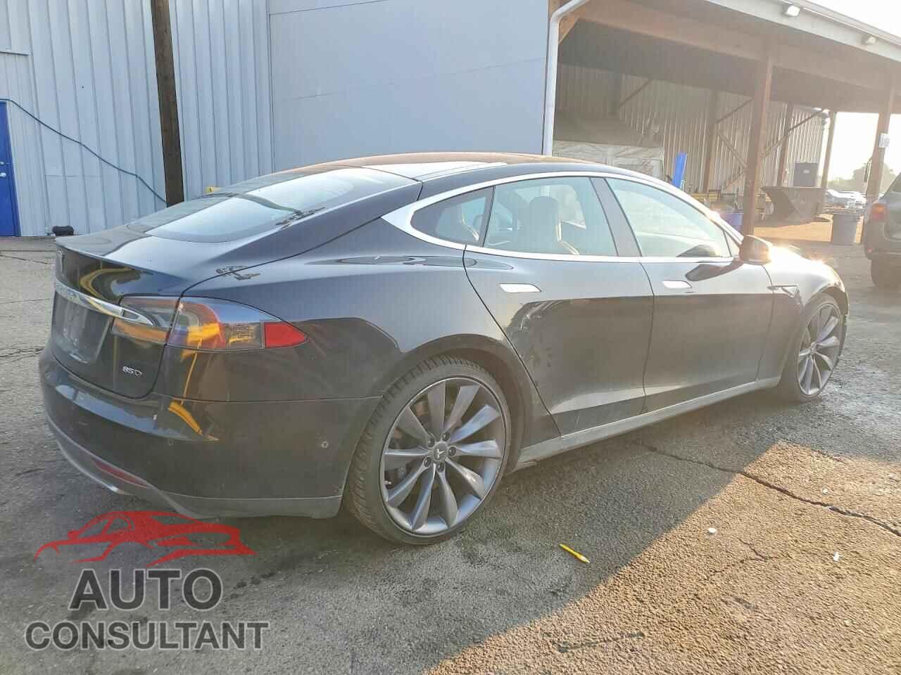 TESLA MODEL S 2015 - 5YJSA1E25FF108842