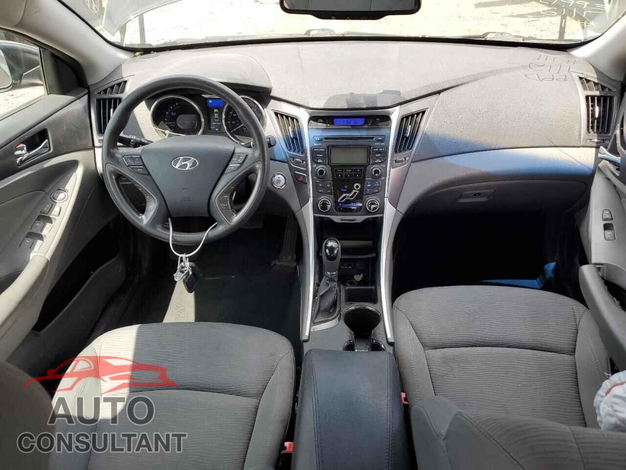 HYUNDAI SONATA 2012 - KMHEC4A40CA029448