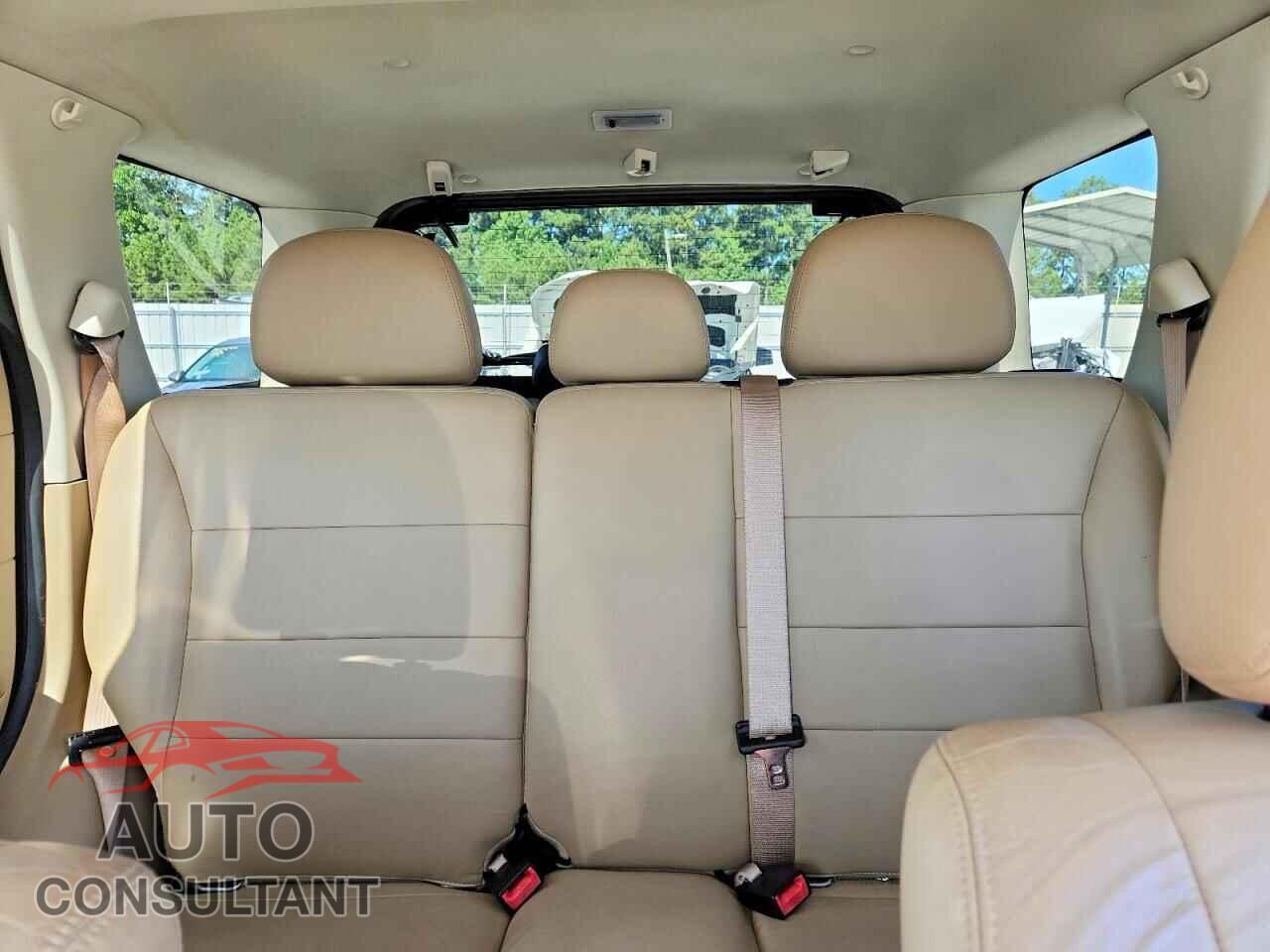 FORD ESCAPE 2010 - 1FMCU0EG2AKA43103