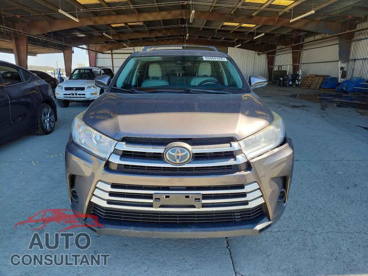 TOYOTA HIGHLANDER 2017 - 5TDBGRFHXHS030606