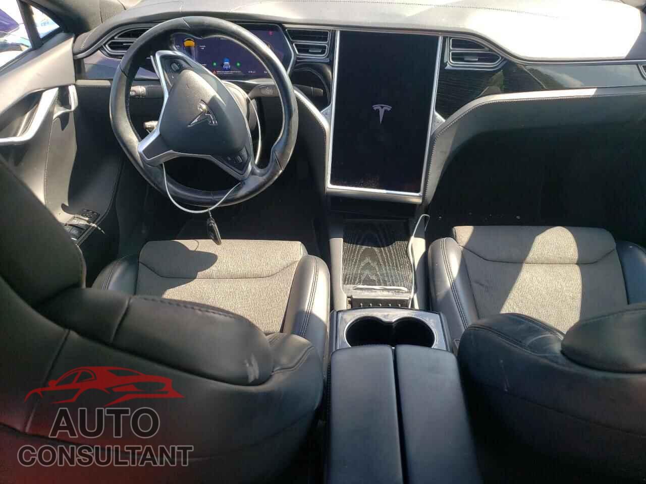 TESLA MODEL S 2017 - 5YJSA1E24HF209907