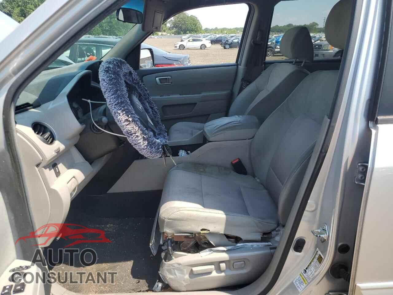 HONDA PILOT 2013 - 5FNYF4H48DB003736