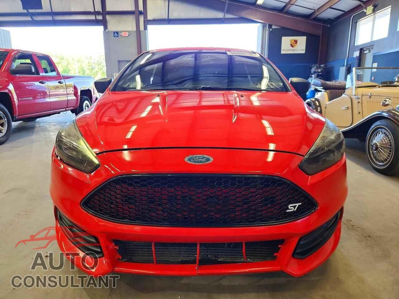 FORD FOCUS 2017 - 1FADP3L93HL218328