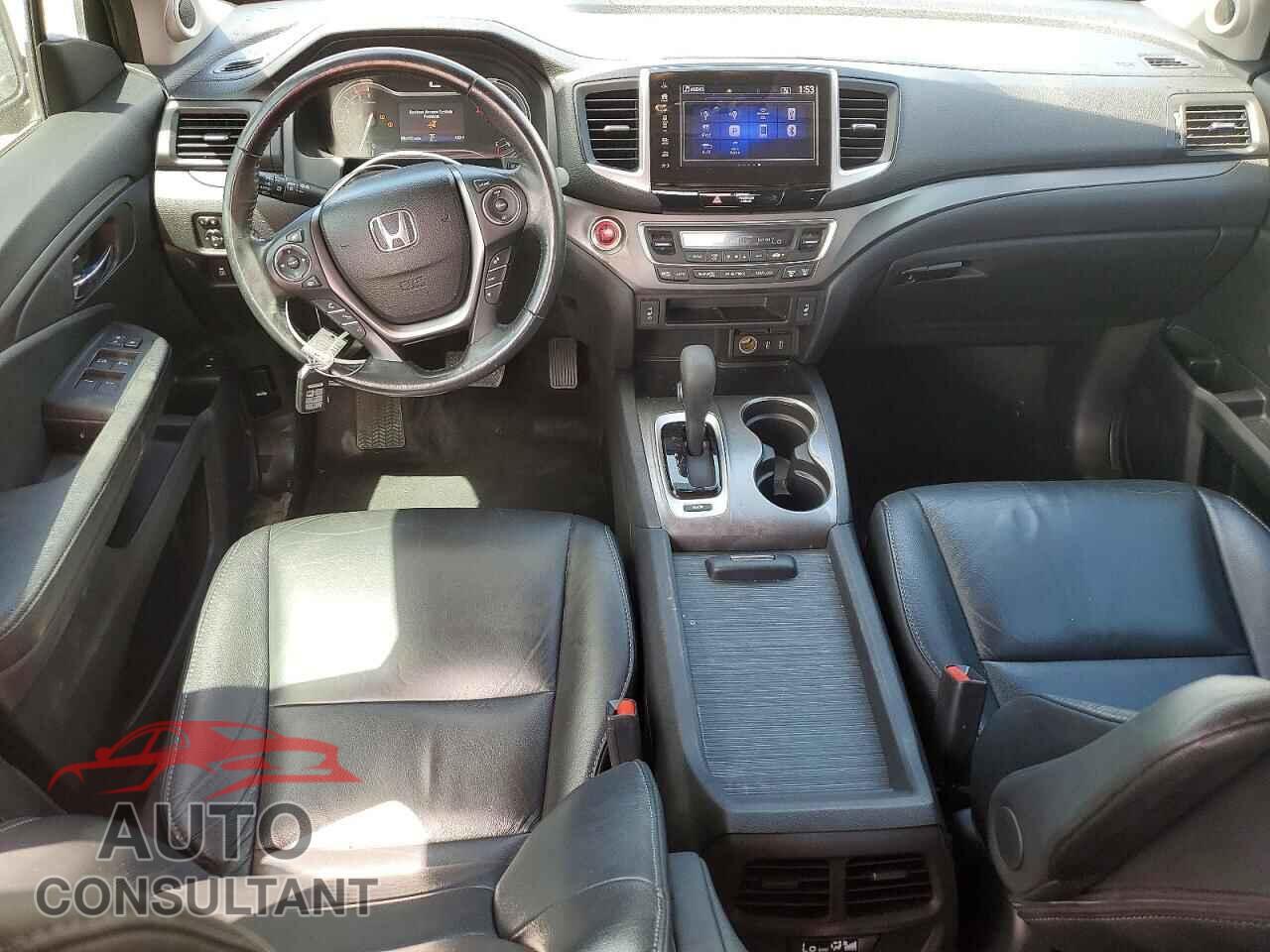 HONDA PILOT 2017 - 5FNYF5H5XHB040825