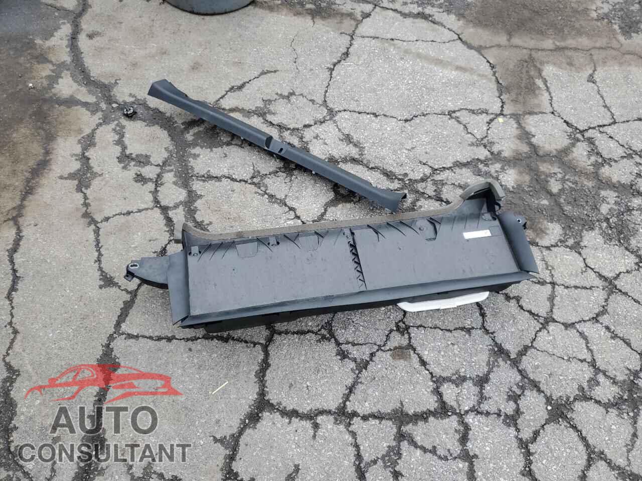 TESLA MODEL Y 2024 - 7SAYGDEE9RF156498