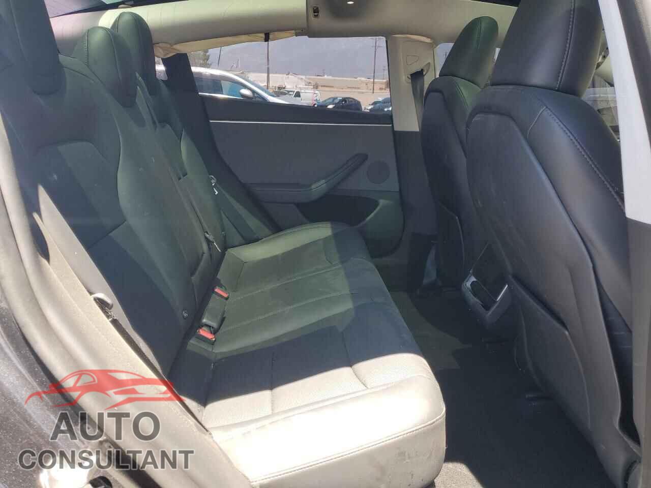 TESLA MODEL 3 2024 - 5YJ3E1EA7RF744781