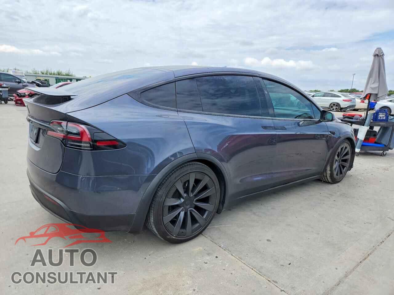 TESLA MODEL X 2023 - 7SAXCBE60PF372421